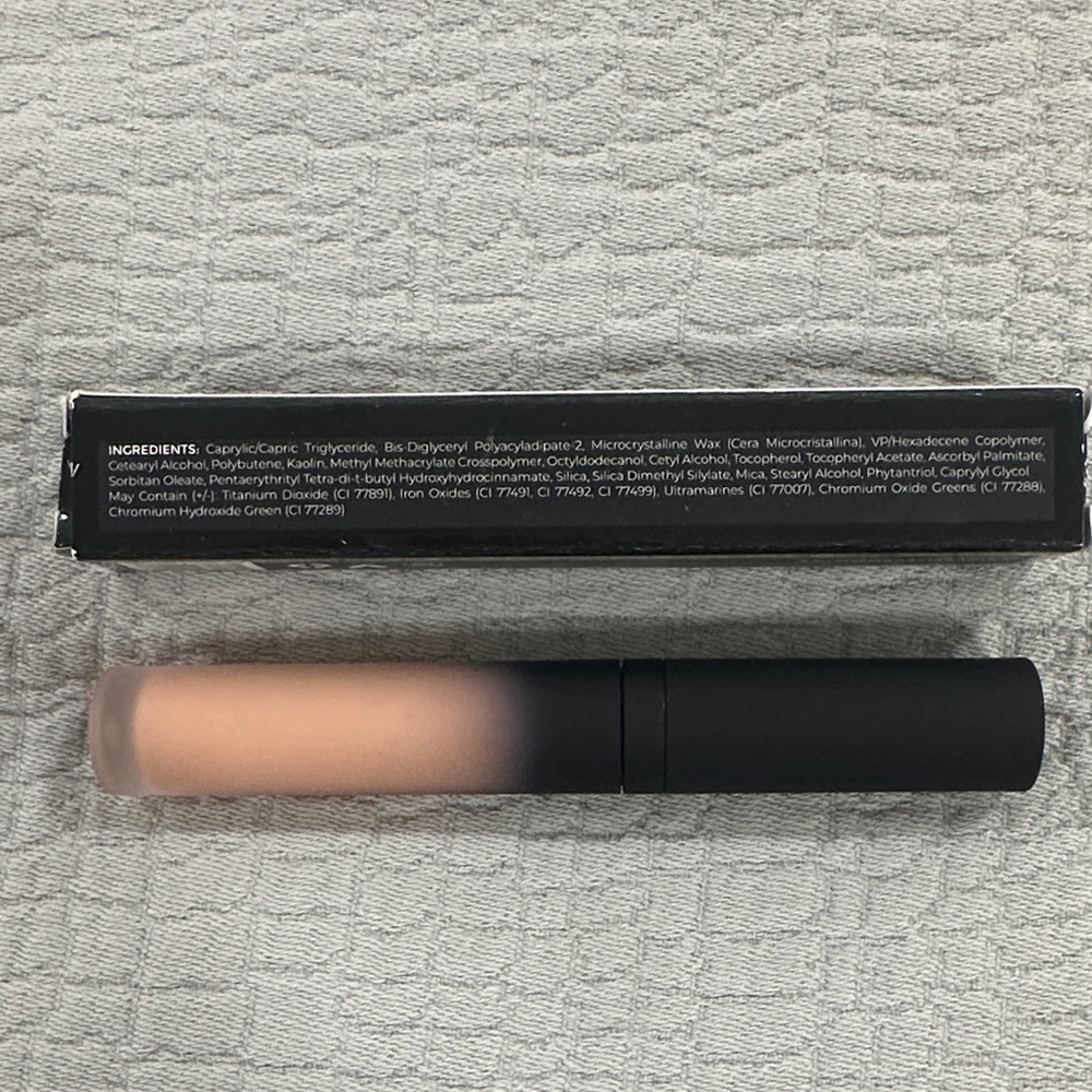 concealer in Nude